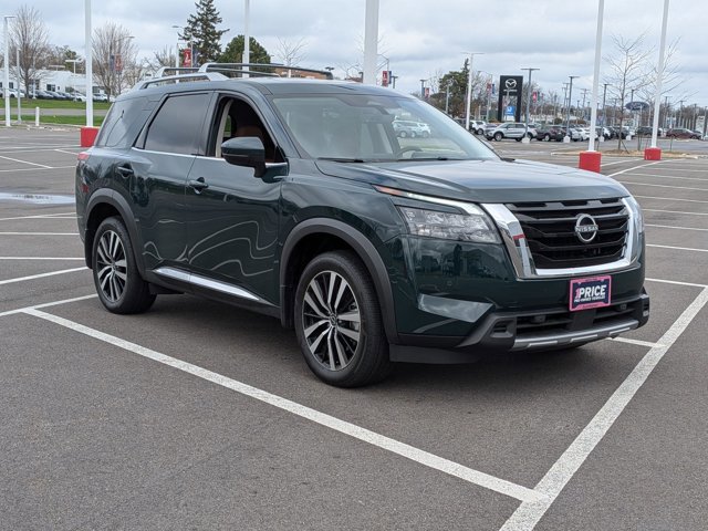 Used 2025 Nissan Pathfinder Platinum w/ Cargo Package image 3