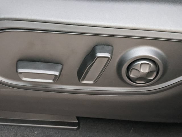 New 2026 Jeep Grand Cherokee Laredo X RWD image 18