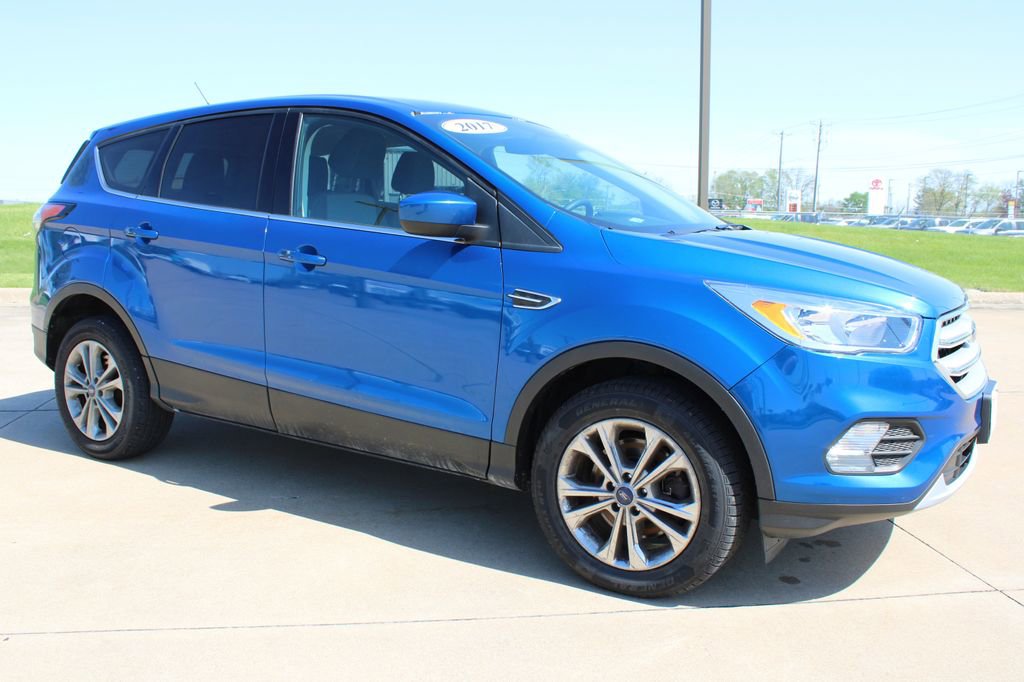 Used 2017 Ford Escape SE image 3