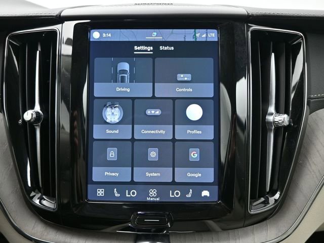 Used 2023 Volvo XC60 B5 Ultimate w/ Protection Package Premier FWD image 14