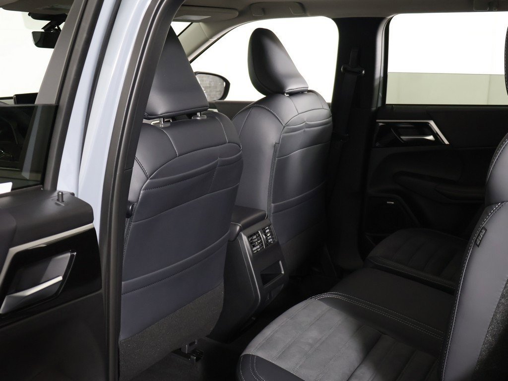 New 2025 Mitsubishi Outlander Trail Edition image 31