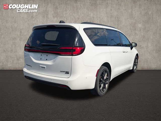 Used 2023 Chrysler Pacifica Limited w/ Uconnect Theater Family Group AWD/4WD image 7