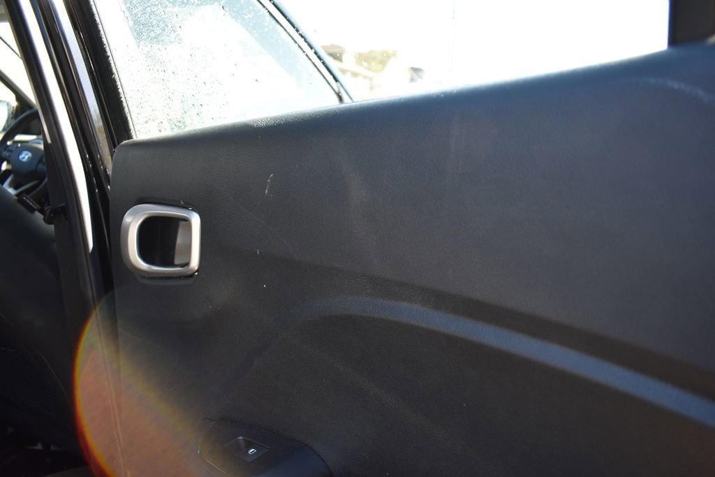 Used 2022 Hyundai Venue SE FWD image 26