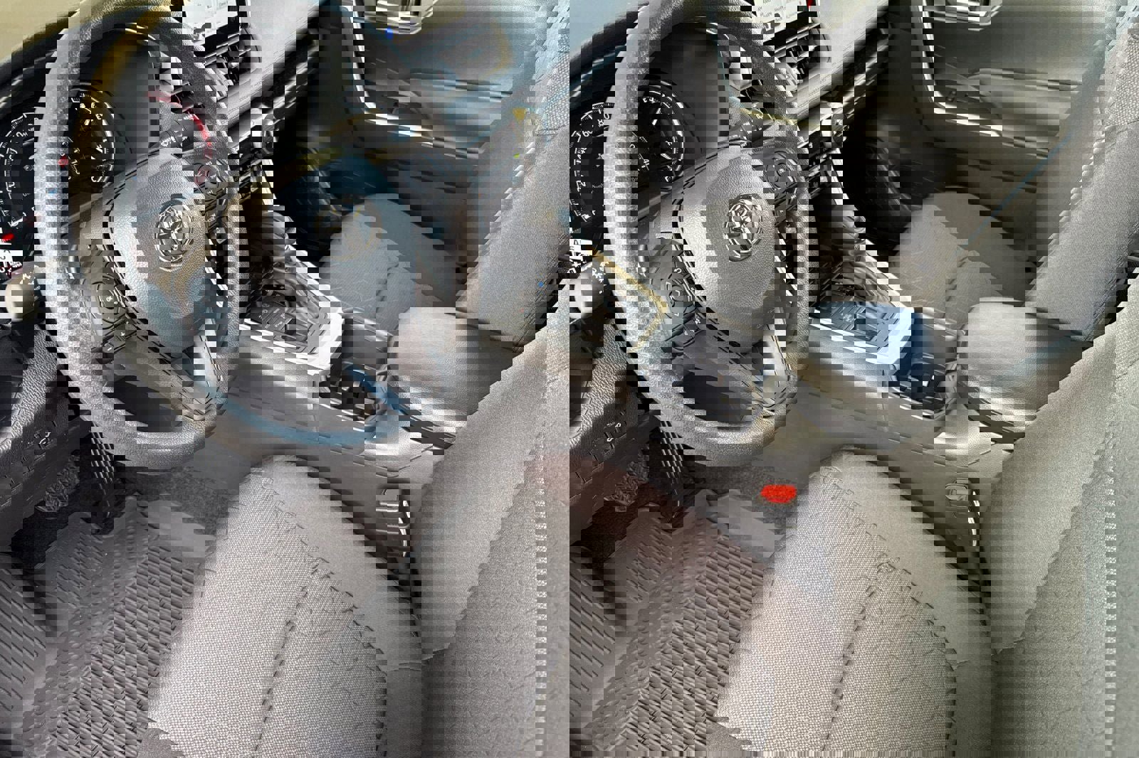 New 2025 Toyota RAV4 XLE image 11