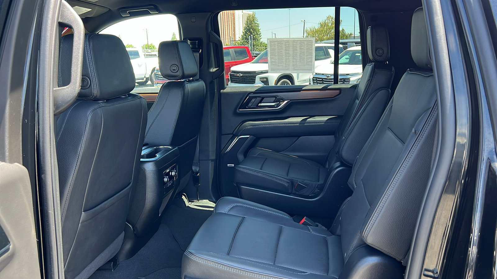 Certified 2025 GMC Yukon XL Denali AWD/4WD image 18