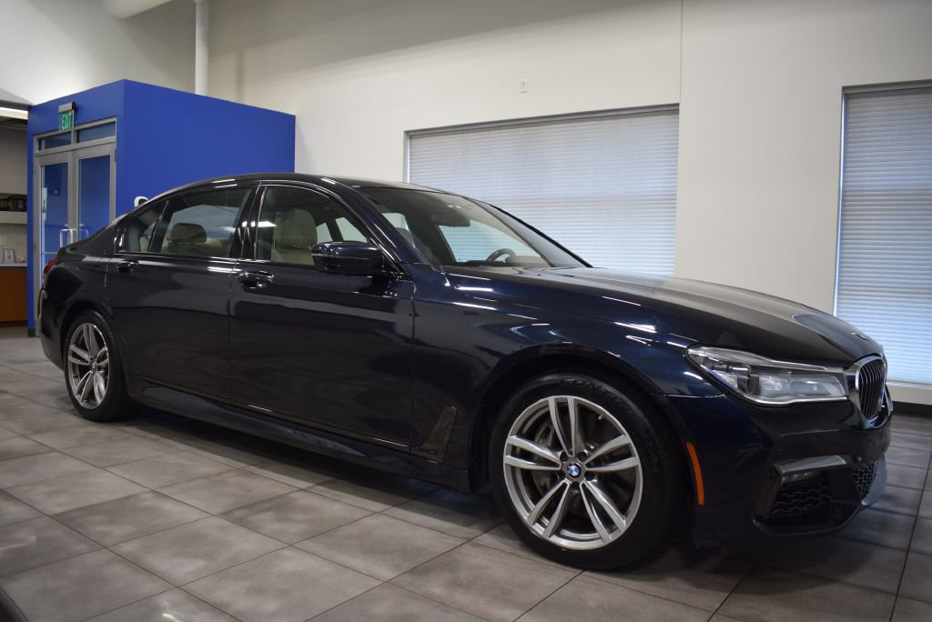 Used 2017 BMW 750i xDrive image 5