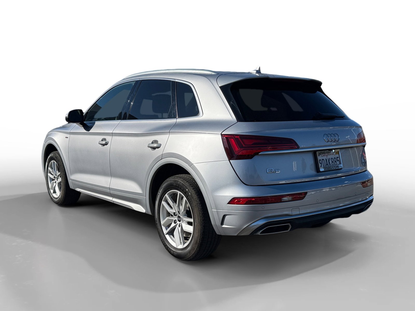 Used 2022 Audi Q5 2.0T Premium w/ Convenience Package image 3