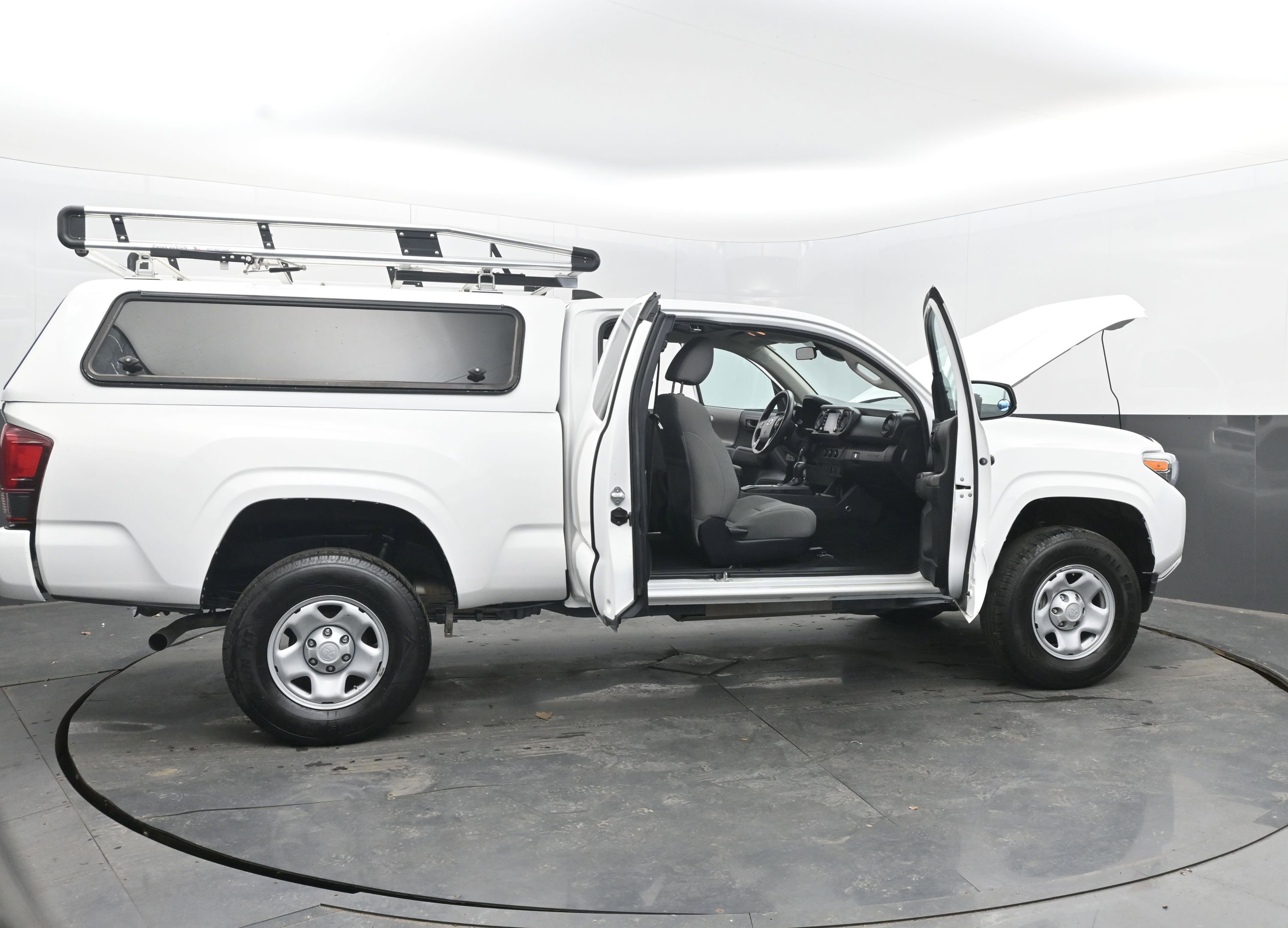 Used 2022 Toyota Tacoma SR image 40