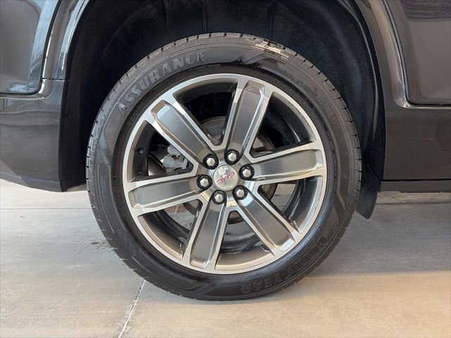 Used 2019 GMC Acadia Denali w/ LPO, Floor Liner Package image 10