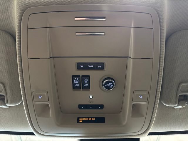 Used 2020 Chevrolet Tahoe Premier AWD/4WD image 33