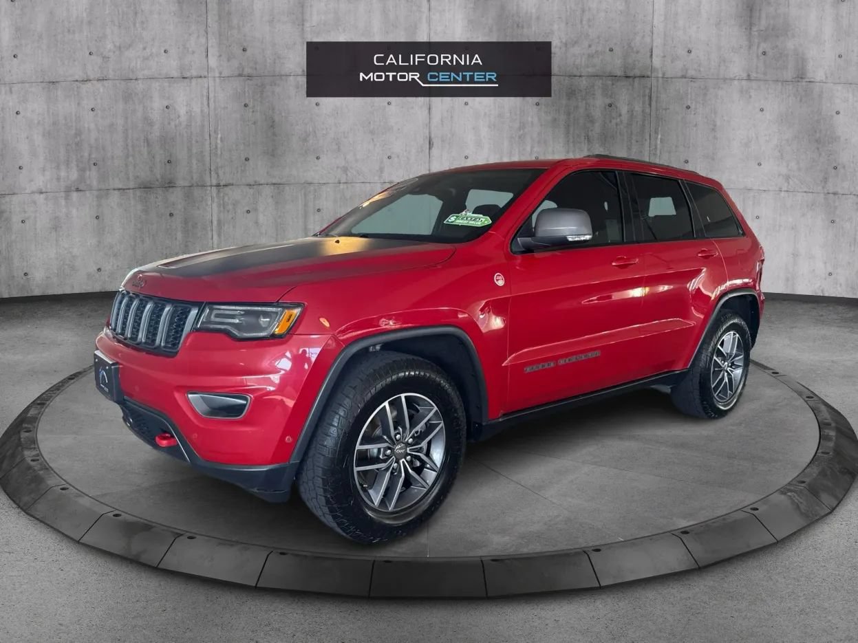 Used 2018 Jeep Grand Cherokee Trailhawk w/ Trailhawk Luxury Group AWD/4WD image 3