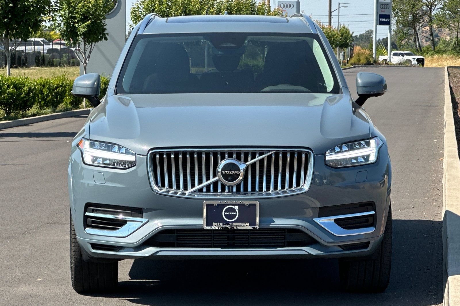Used 2023 Volvo XC90 T8 Plus w/ Protection Package Premier AWD/4WD image 8