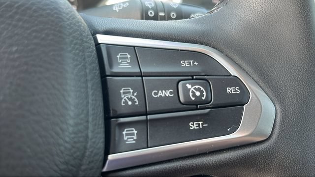 Used 2025 Jeep Compass Limited AWD/4WD image 29