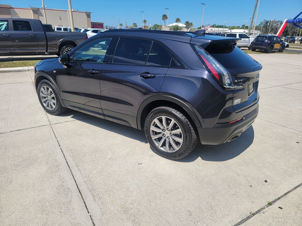 Used 2023 Cadillac XT4 Sport image 3
