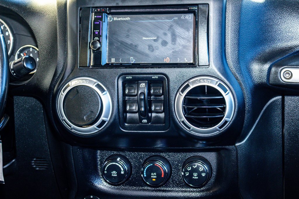 Used 2012 Jeep Wrangler Unlimited Sahara image 13