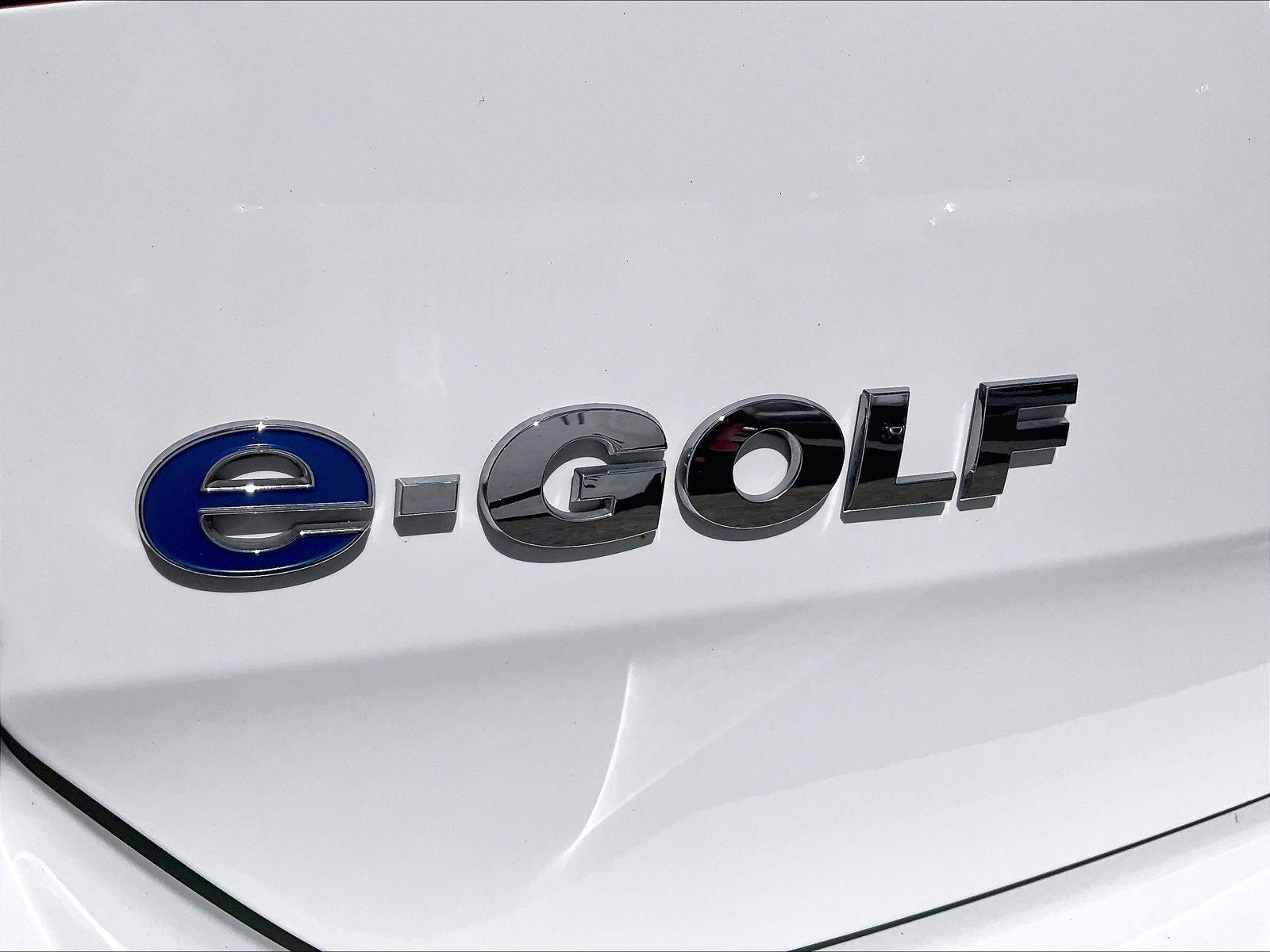 Used 2018 Volkswagen e-Golf SE FWD image 30