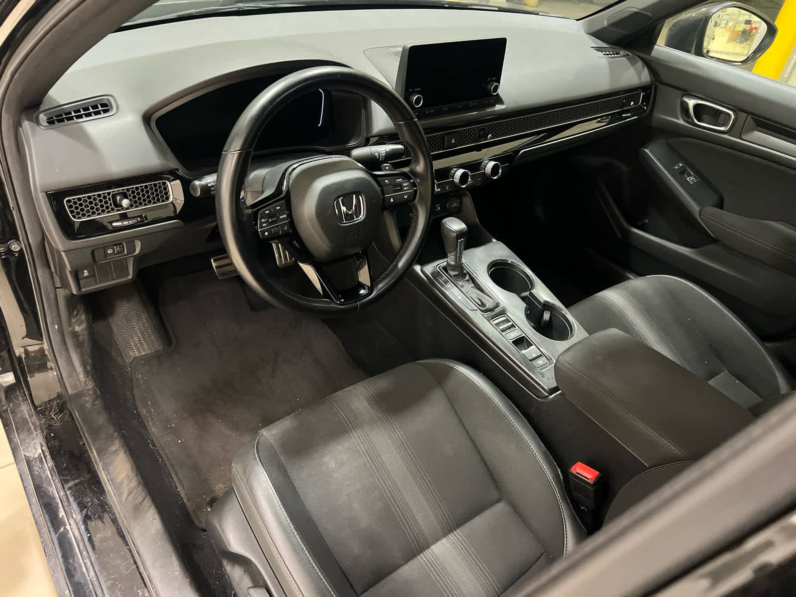 Used 2025 Honda Civic Sport image 10