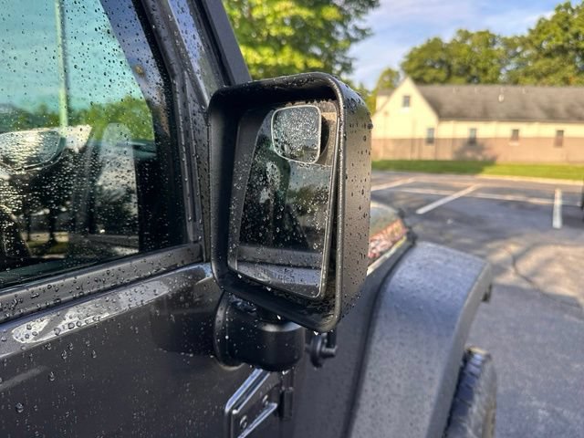 Used 2017 Jeep Wrangler Unlimited Rubicon AWD/4WD image 11