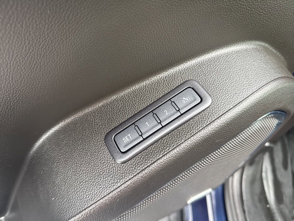 Used 2018 Chevrolet Suburban LT image 16