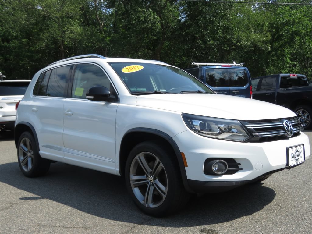 Used 2017 Volkswagen Tiguan Sport AWD/4WD image 3