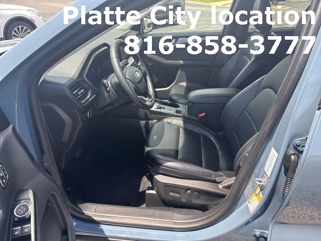 Used 2023 Ford Escape Platinum image 10