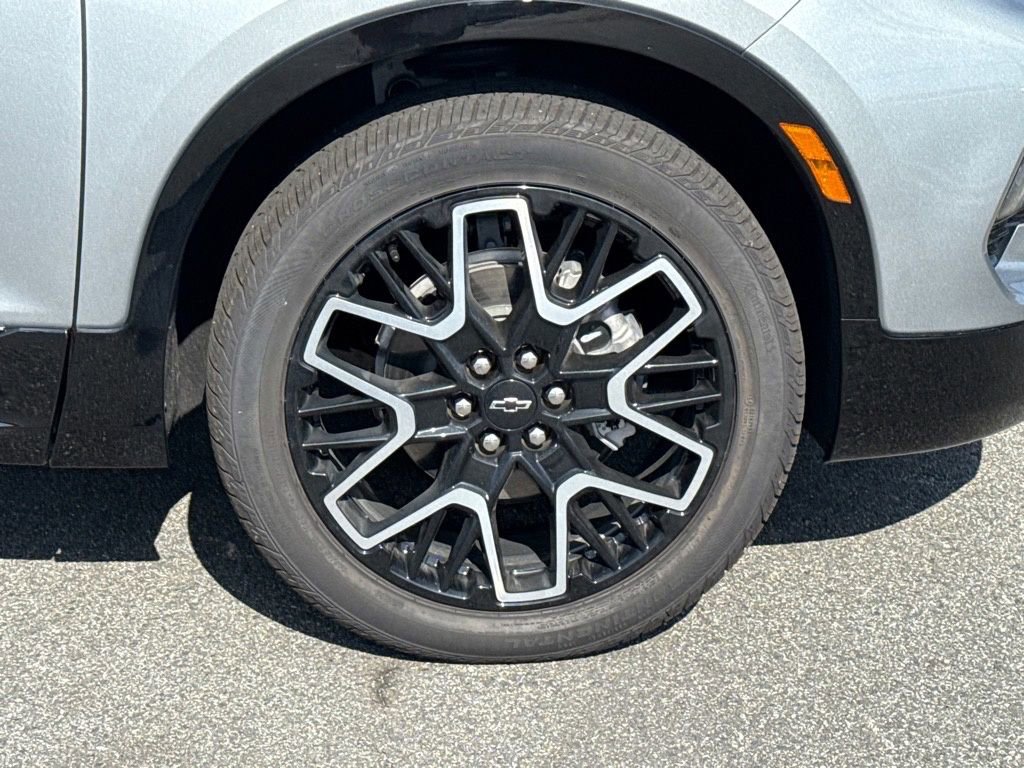 New 2025 Chevrolet Blazer RS w/ Driver Confidence II Package image 30