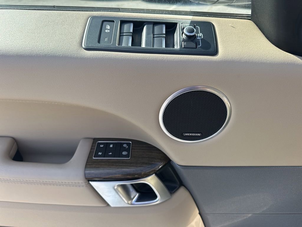 Used 2017 Land Rover Range Rover Sport HSE image 28