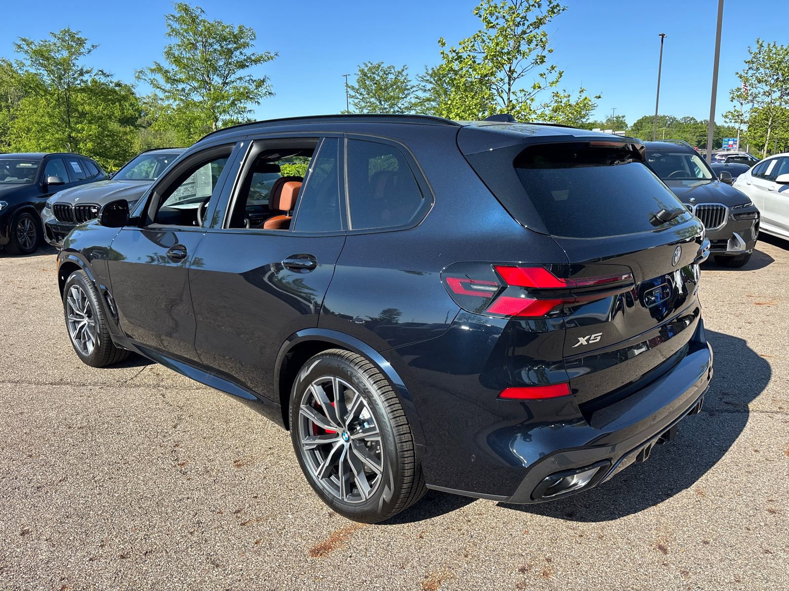 New 2026 BMW X5 xDrive50e w/ M Sport Package AWD/4WD image 7