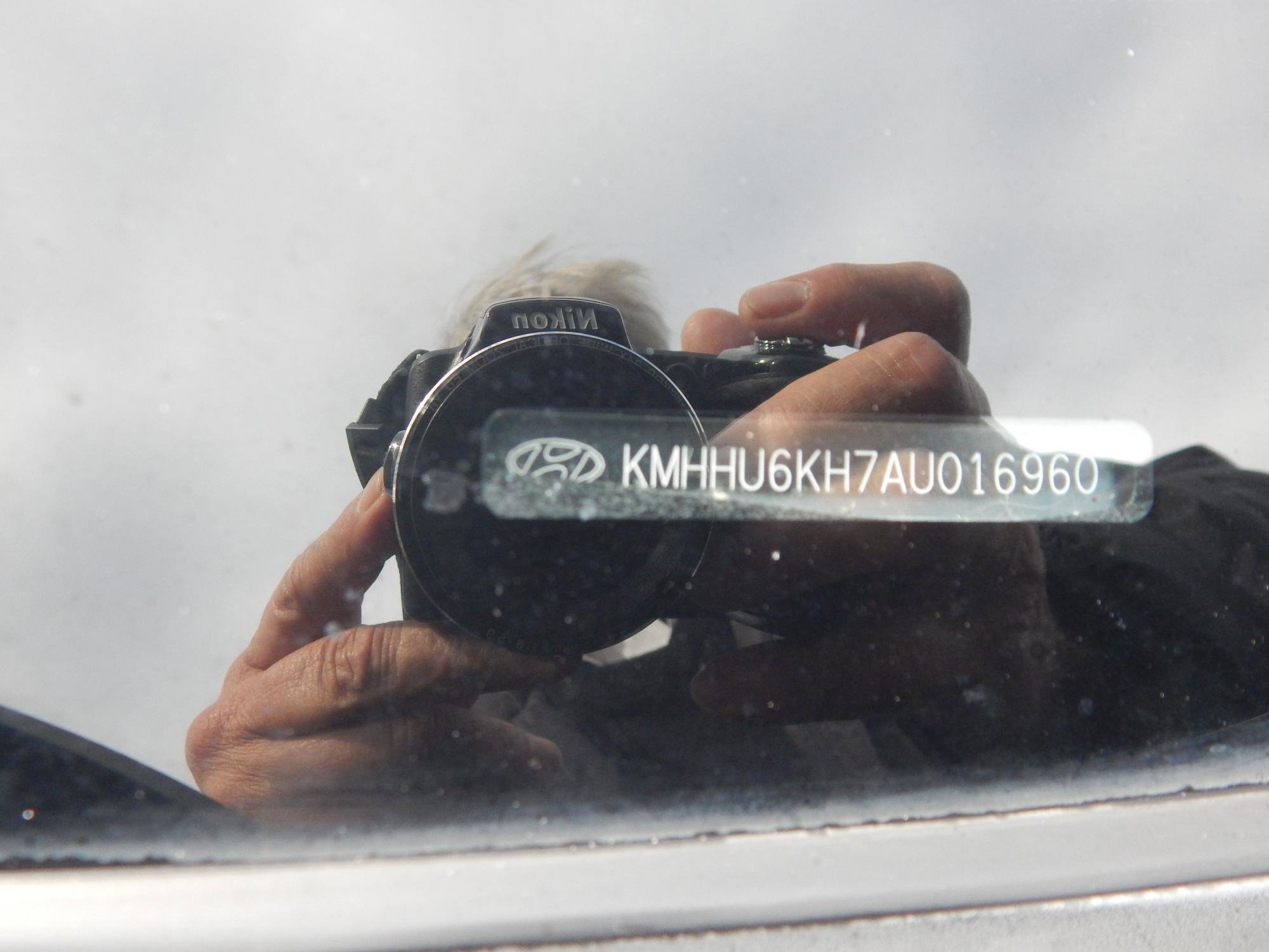 Used 2010 Hyundai Genesis 3.8 image 25