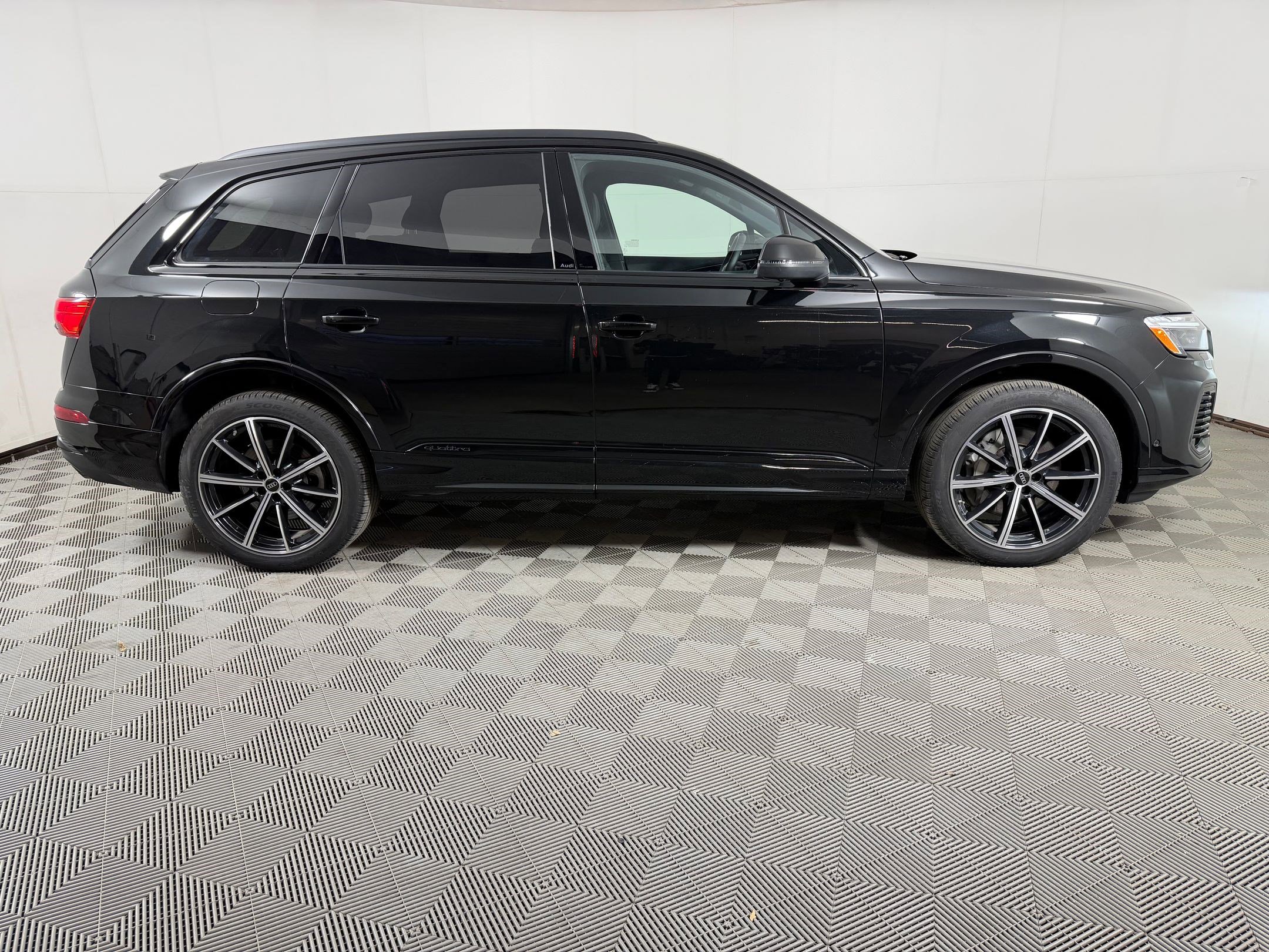 Certified 2025 Audi Q7 2.0T Premium Plus w/ Premium Plus Package image 8