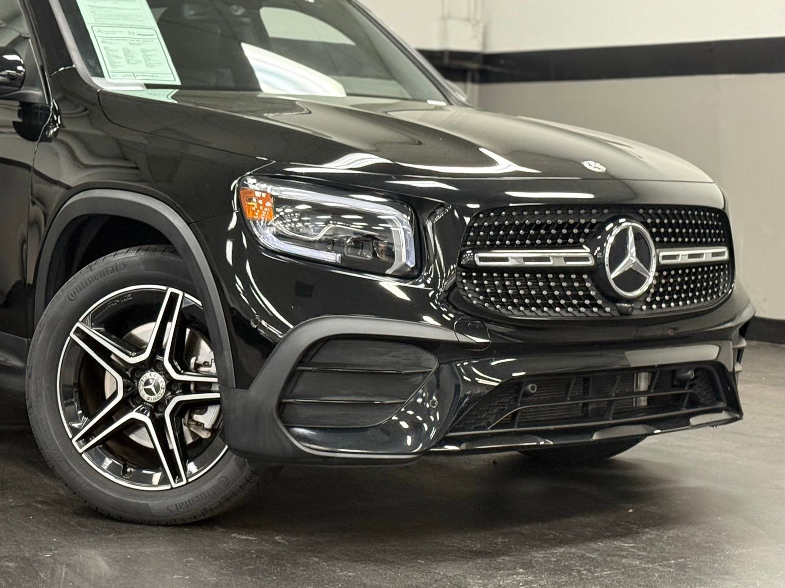 Used 2023 Mercedes-Benz GLB 250 4MATIC image 3