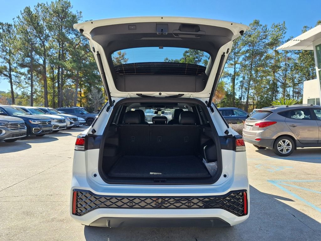 New 2026 Volkswagen Tiguan SE R-Line image 26