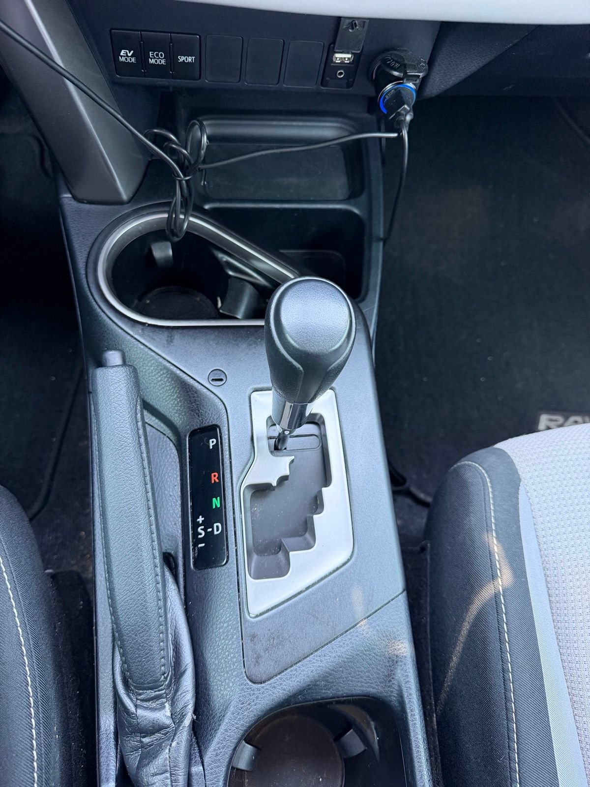Used 2016 Toyota RAV4 XLE AWD/4WD image 14