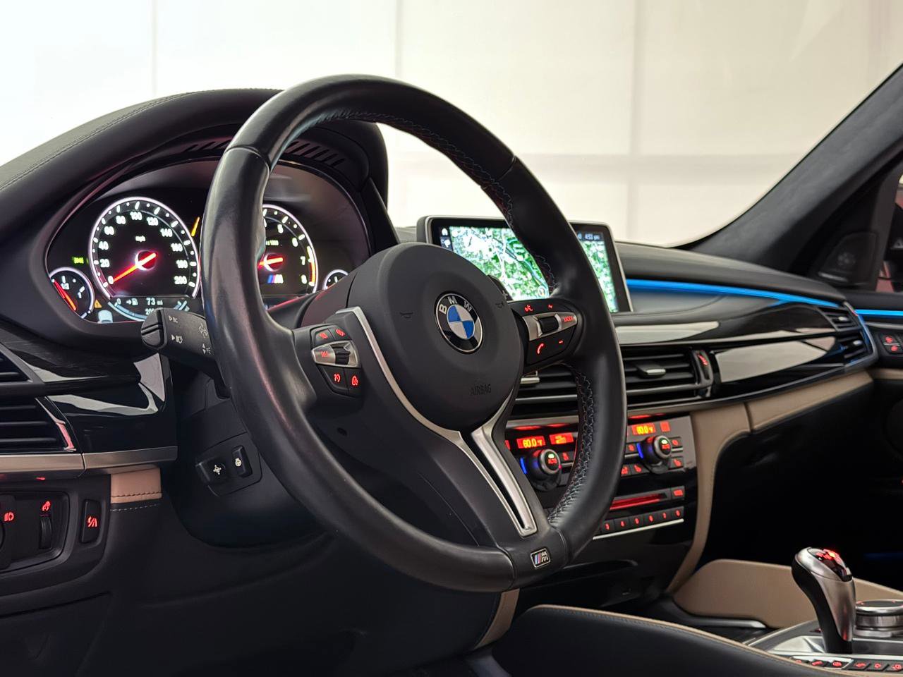 Used 2018 BMW X5 M image 23