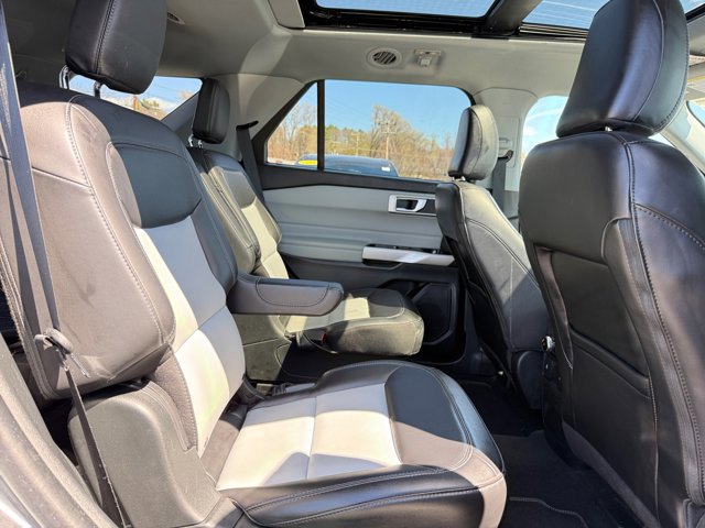 Used 2023 Ford Explorer XLT w/ Equipment Group 202A AWD/4WD image 19