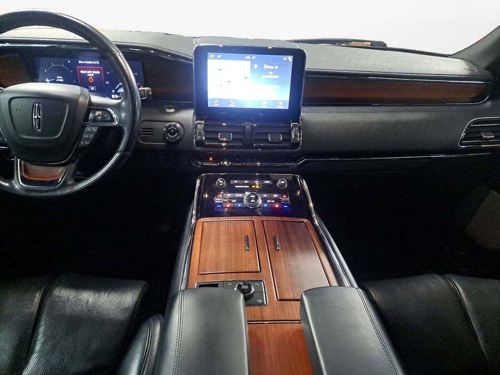 Used 2019 Lincoln Navigator Reserve image 10