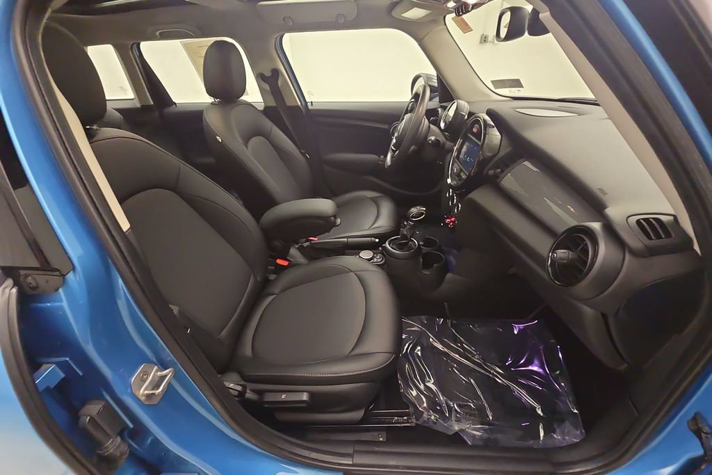 Used 2016 MINI Cooper 4-Door Hardtop FWD image 28