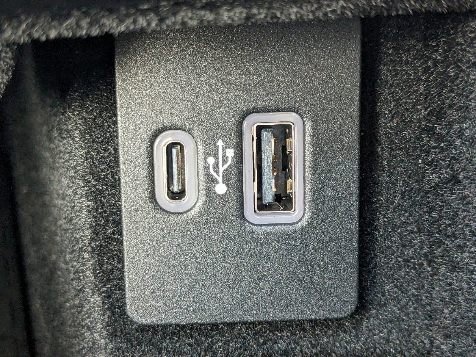 Certified 2023 Lincoln Nautilus Reserve w/ Equipment Group 201A image 26