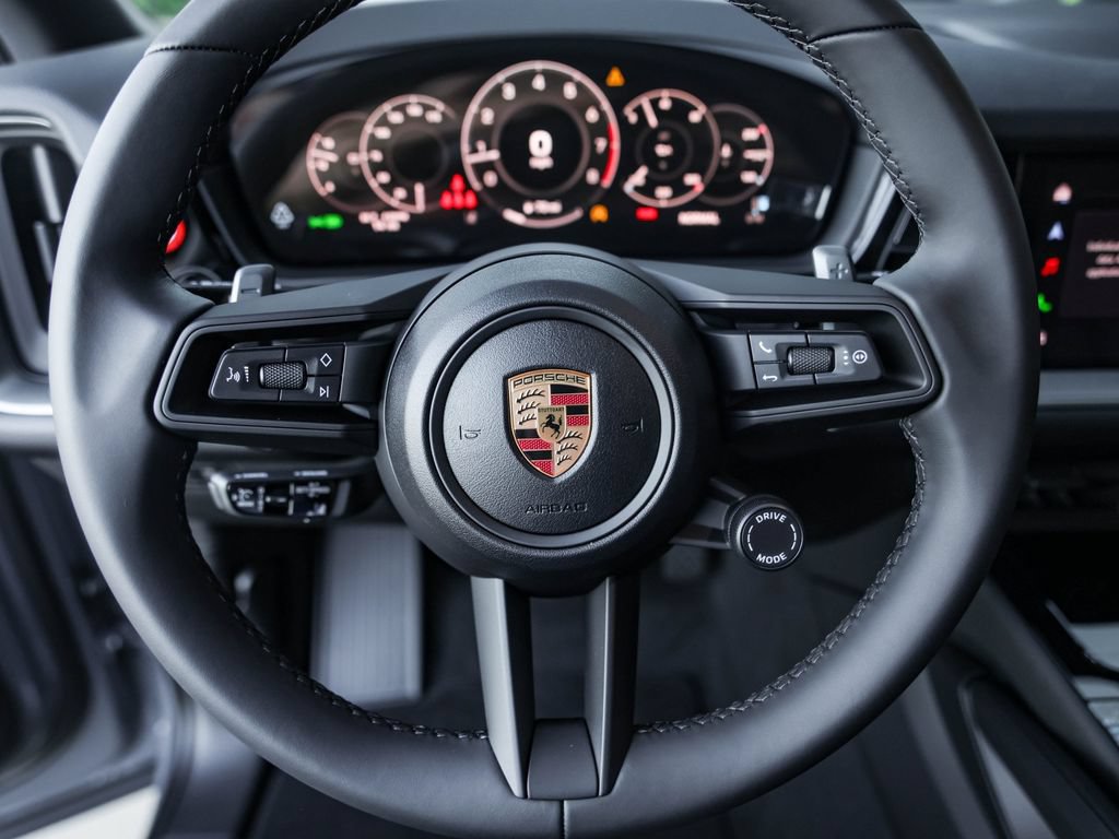 Certified 2026 Porsche Cayenne AWD/4WD image 16