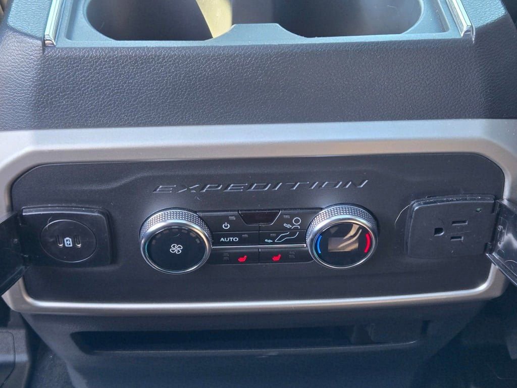 Certified 2024 Ford Expedition Timberline image 19