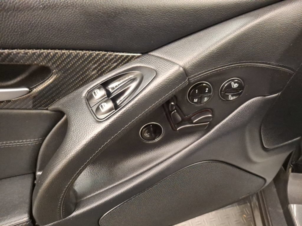 Used 2008 Mercedes-Benz SL 55 AMG image 15