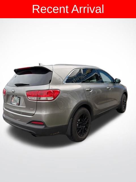 Used 2017 Kia Sorento LX w/ LX Convenience Package image 7
