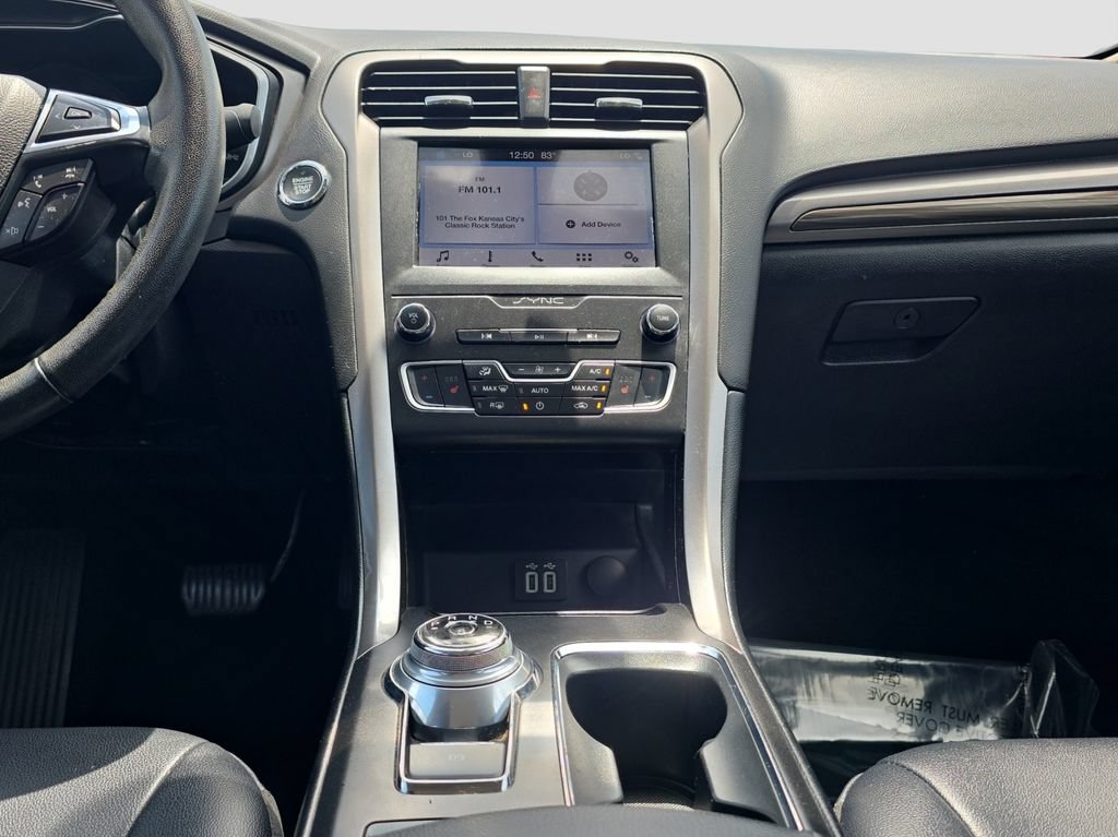 Used 2019 Ford Fusion SEL FWD image 14