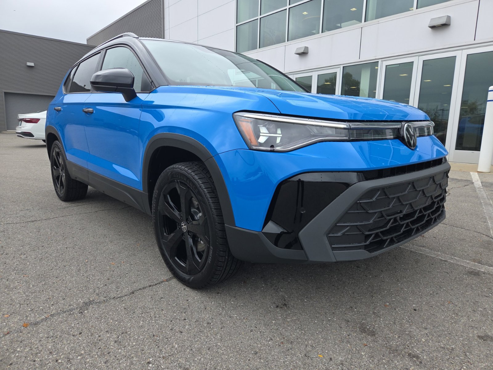 New 2027 Volkswagen Taos SE AWD/4WD image 30