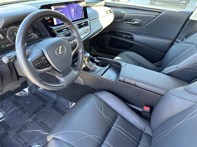 Certified 2025 Lexus ES 300h Ultra Luxury image 21