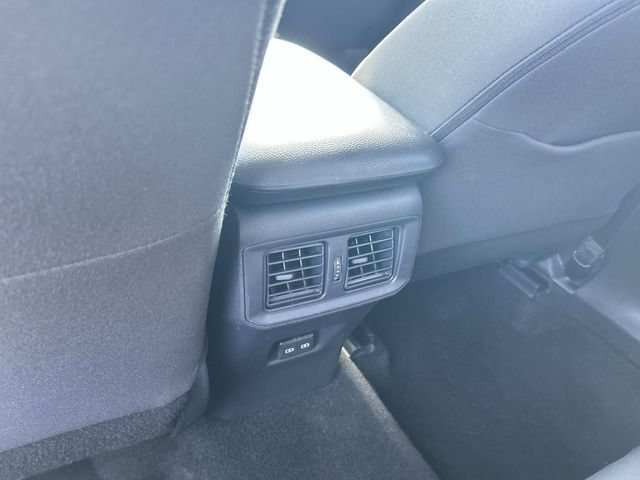 Used 2025 Toyota RAV4 XLE AWD/4WD image 18
