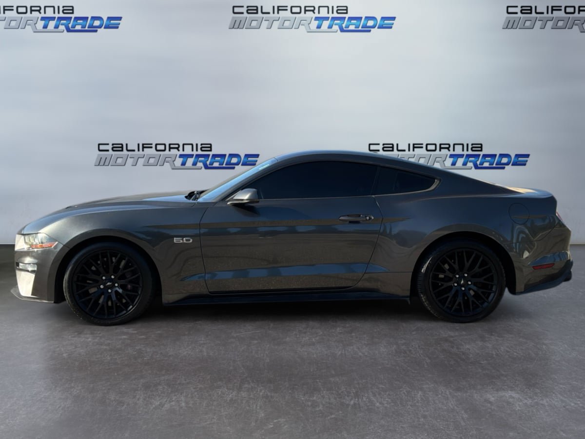Used 2018 Ford Mustang GT Premium w/ GT Performance Package RWD image 8