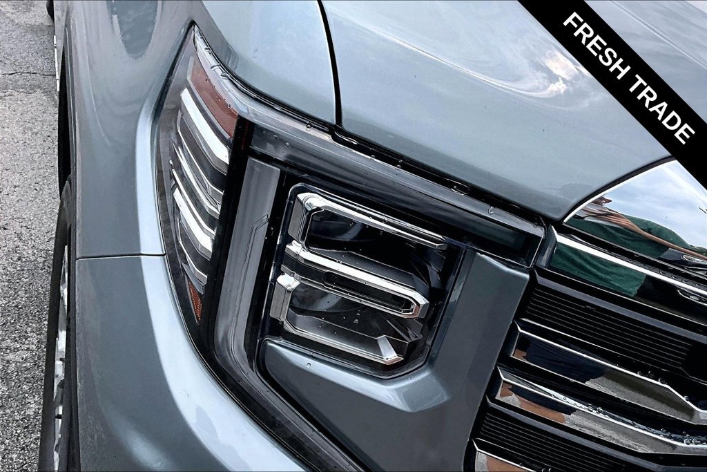 Used 2023 GMC Sierra 1500 SLT AWD/4WD image 32