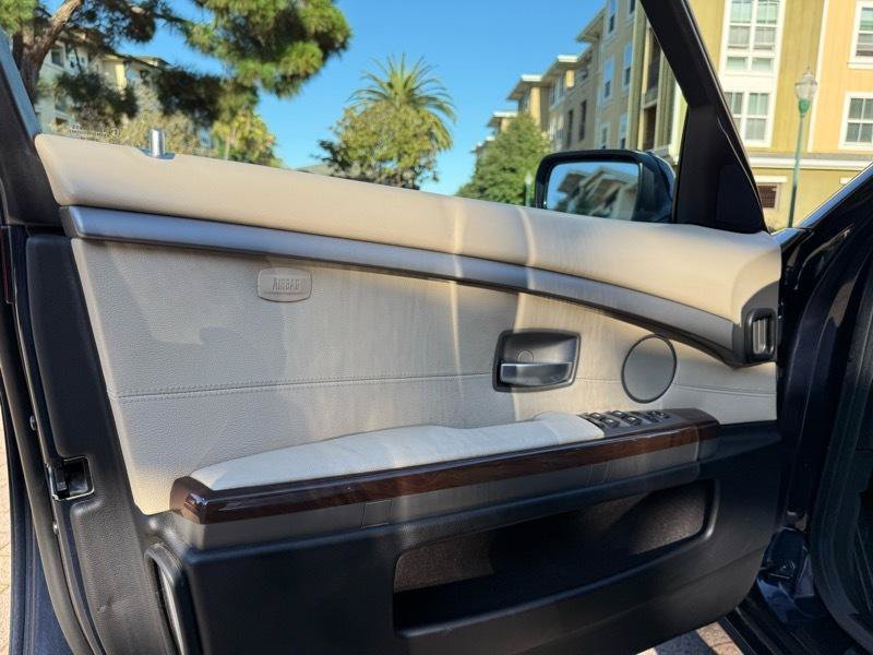 Used 2007 BMW 750i RWD image 27