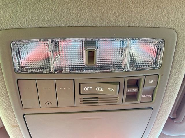 Used 2012 Toyota Highlander Limited image 26